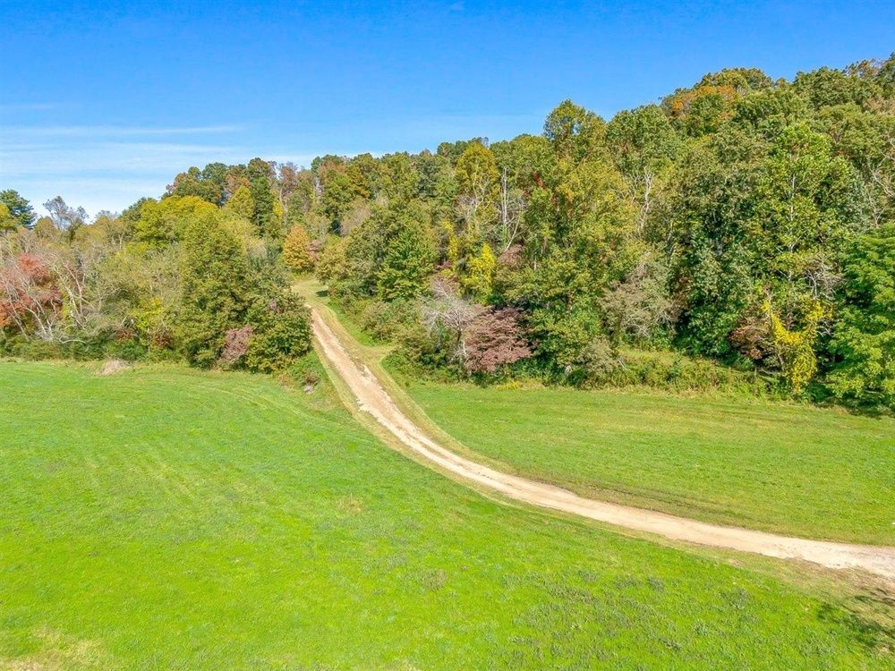 237 Ratcliff Cove Rd., Waynesville, NC 28786